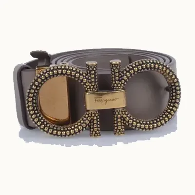 Salvatore Ferragamo Gancini Studded Nude, Talla 90