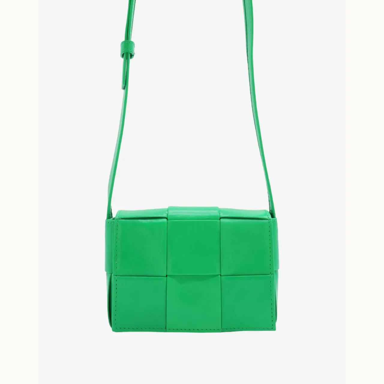 Bolsa Bottega Veneta Cassette Mini, Excelente, KV-2854