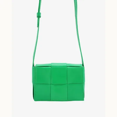 Bolsa Bottega Veneta Cassette Mini, Excelente, KV-2854