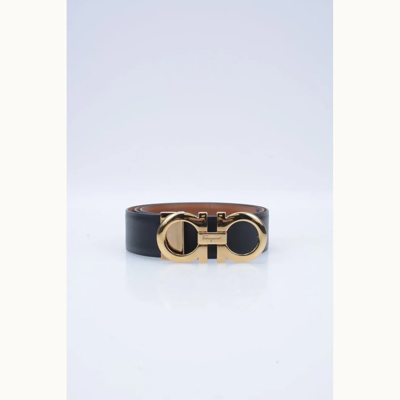 Cinturón Salvatore Ferragamo Gancini Reversible Camel, Talla 80