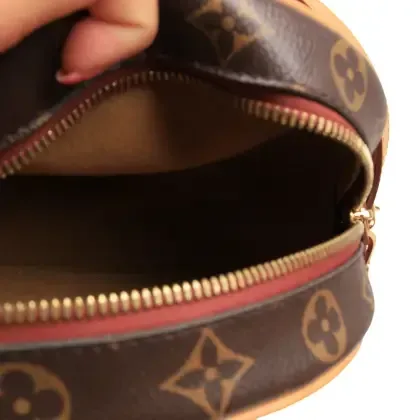 Bolsa Louis Vuitton Boite Chapeau Souple PM