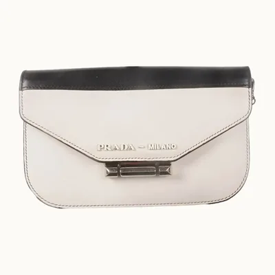 Cartera Prada On Chain