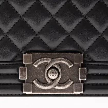 Bolsa Chanel Boy Mediana