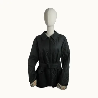 Chamarra Burberry Negra