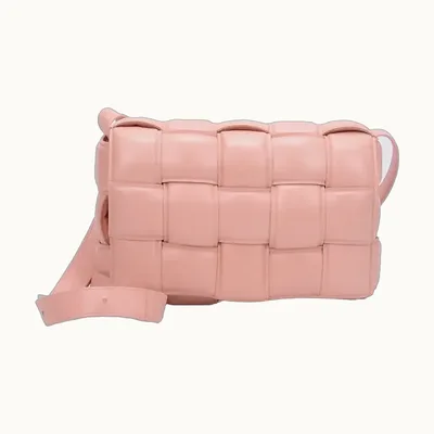 Bolsa Bottega Veneta Padded Cassette Intrecciato Rosa