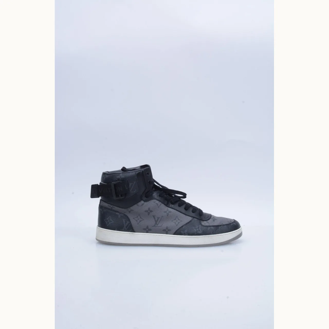 Tenis Louis Vuitton Rivoli High Top Monogram Eclipse Reverse Talla 40.5