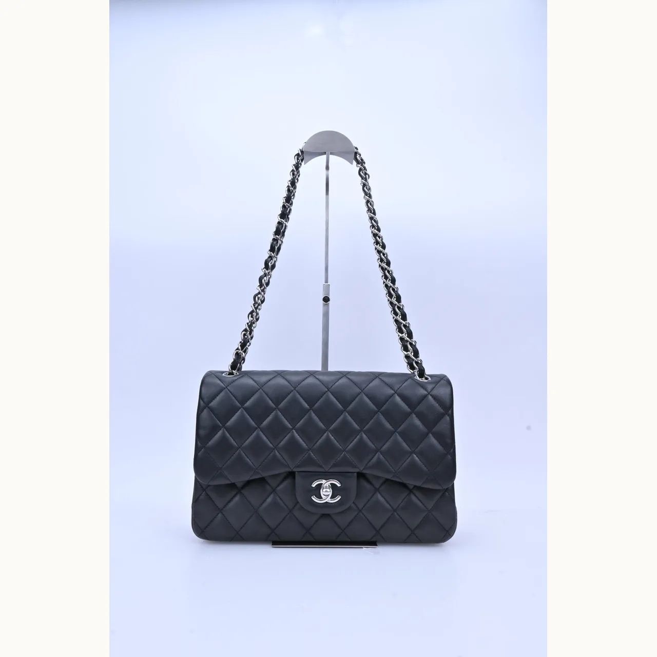 De hombro Chanel Classic Double Flap Jumbo Smooth Negro grande